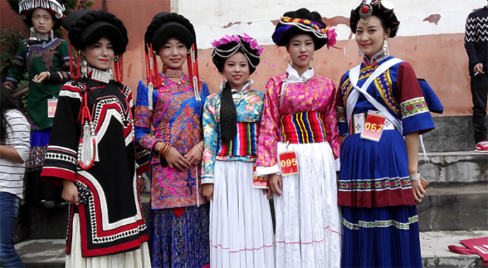 摩梭族服飾、彝族服飾、普米族服飾